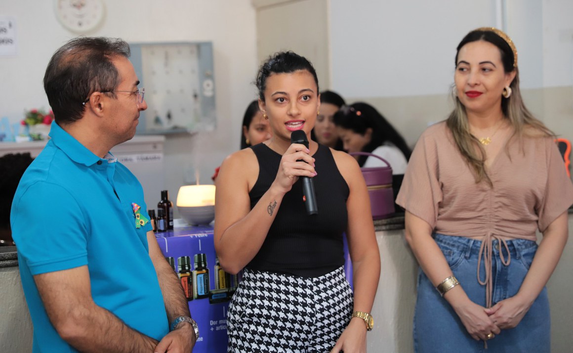 “Eu me sinto segura com o serviço, sinto que não estamos sozinhos”, diz mãe de criança atendida pela Clínica Escola Mundo Autista de Araguaína