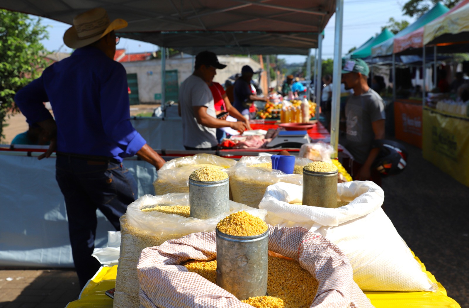 O objetivo do programa Nossa Feira é modernizar e proporcionar mais conforto para os vendedores das cinco feiras livres de Araguaína