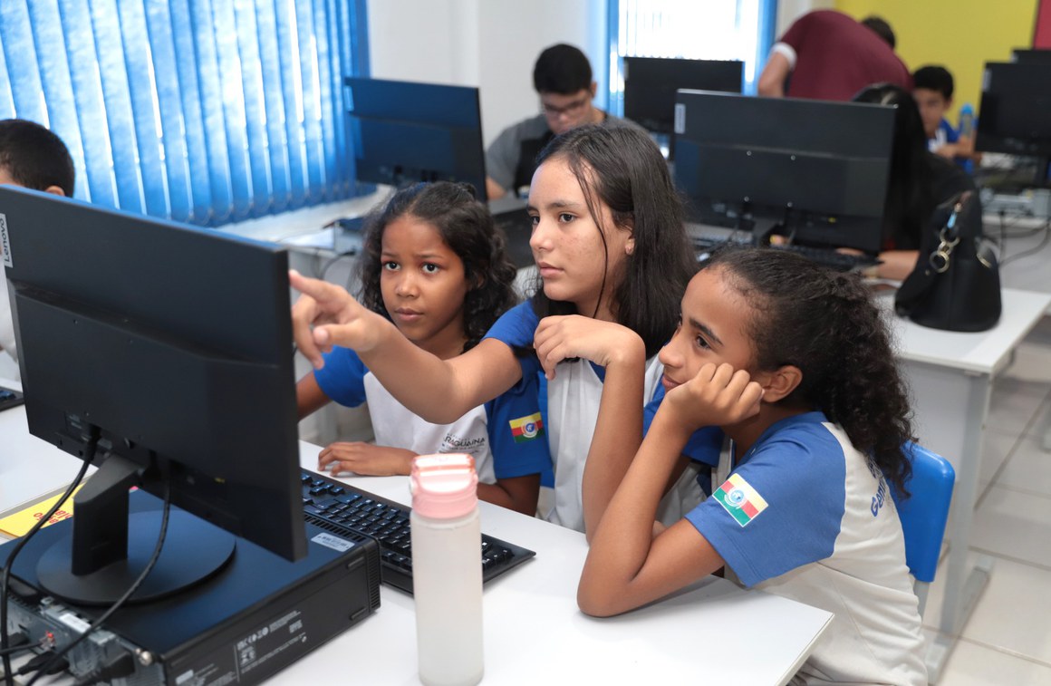 Biblioteca Municipal de Araguaína recebe novos computadores e avança nas obras de revitalização