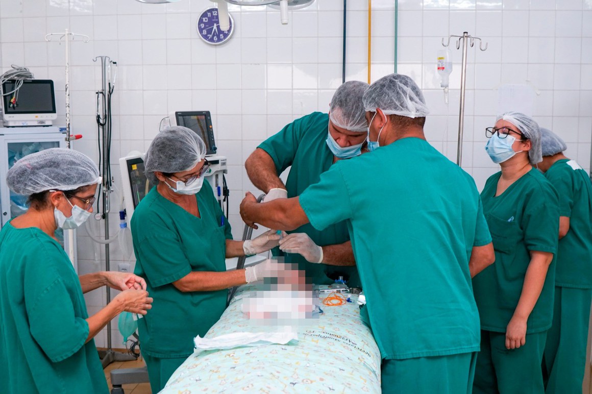 Cirurgia inédita em Araguaína: HMA implanta marcapasso em bebê de apenas dois meses de vida
