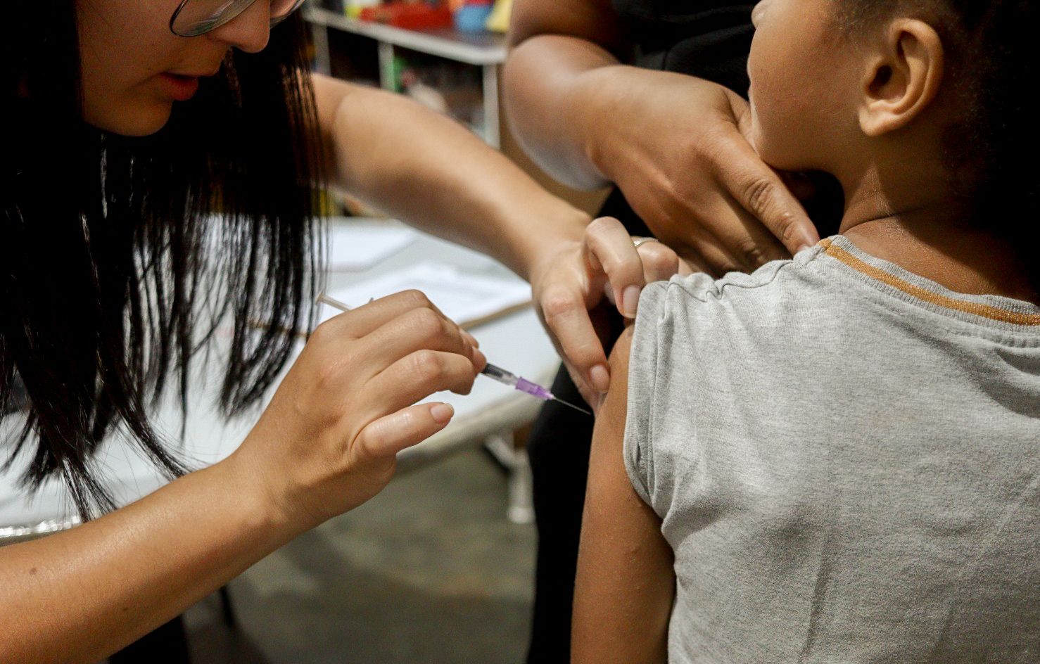 Uma das vacinas mais procuradas foi a Meningocócica ACWY, que protege jovens de 11 a 14 anos contra as diversas formas de meningite, doença grave e que pode levar à morte.