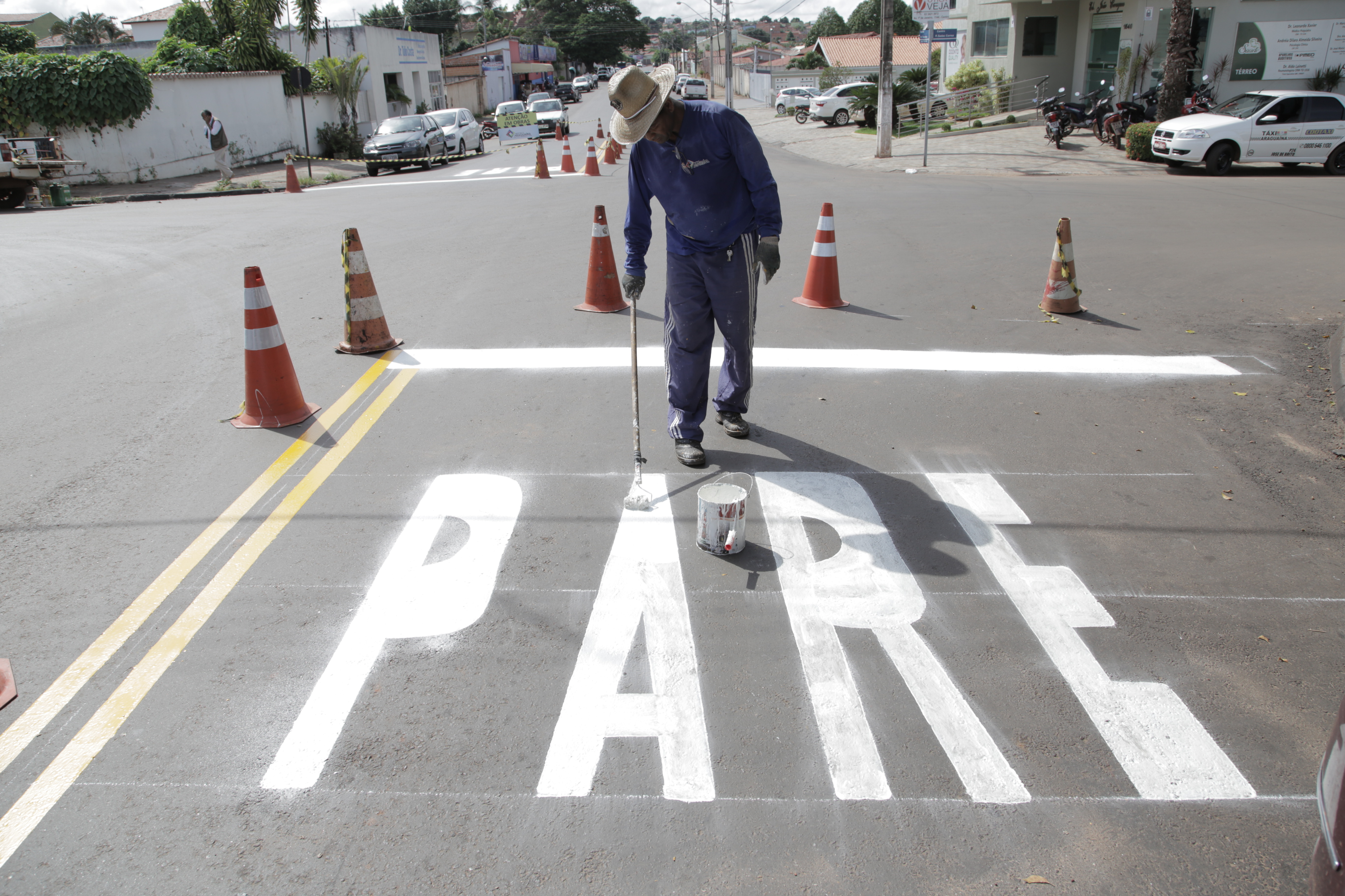 Ruas reconstruídas em Araguaína recebem sinalização de trânsito