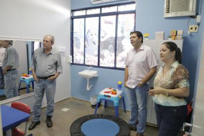 Dimas autoriza ampliação da Clínica Escola Mundo Autista em Araguaína