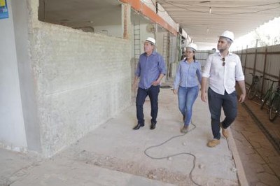 Dimas vistoria segunda etapa da obra do Terminal Rodoviário de Araguaína