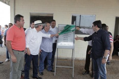 Mais de 200 casas são entregues para famílias no Residencial Parque do Lago