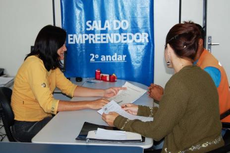 Microempreendedores individuais realizam recadastramento em Araguaína