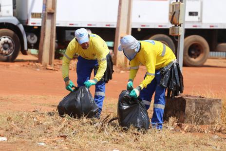 Prefeitura recolhe por mês seis mil sacos de lixo jogado irregularmente nas ruas