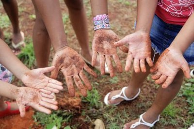 Crianças da casa Ana Caroline Tenório ganham ida a Colônia de Férias