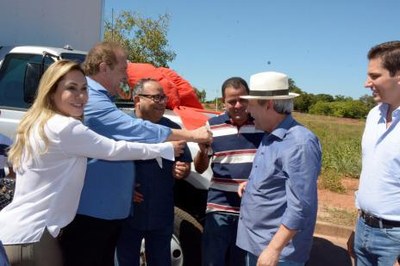 Educação de Araguaína recebe caminhão baú para transporte da merenda escolar