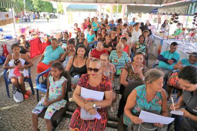 Mais de 100 pessoas recebem certificados de qualificação profissional em Araguaína