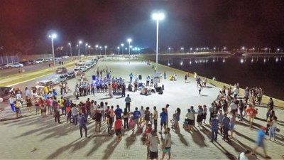 Sarau Jovem reúne poesia e música na Via Lago