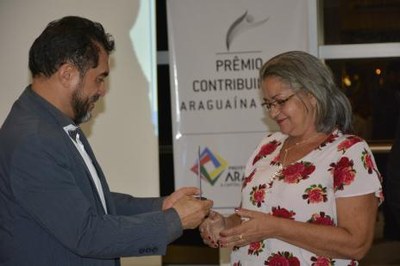 Surpresa e emoção marcam premiação do Dia Municipal do Respeito ao Contribuinte