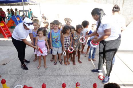 Trabalho Técnico Social leva Tarde Pedagógica às crianças do Costa Esmeralda