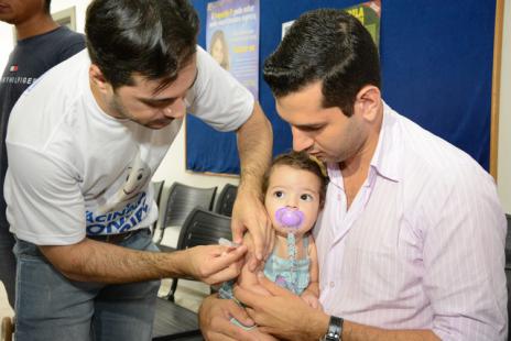 Bebês de 6 meses a menores de 1 ano devem ser vacinados contra sarampo
