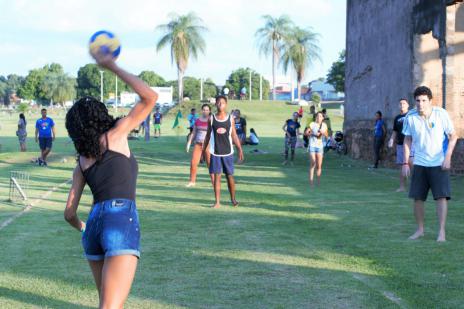 Brincadeiras antigas no Parque Cimba mantêm espírito jovem de participantes