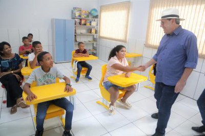 Dimas inaugura escola creche no Setor Ponte com capacidade para 330 crianças
