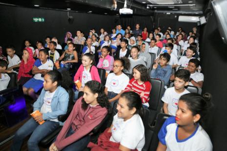 1.200 pessoas assistem gratuitamente a clássicos do cinema no Parque Cimba
