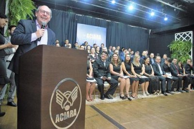 Dimas destaca desburocratização implantada junto à Aciara, em posse de nova presidente