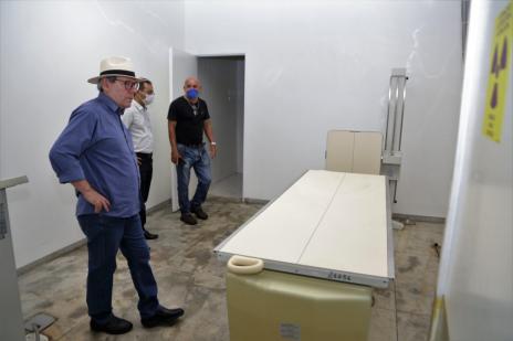 Dimas vistoria obra no prédio da UPA Vila Norte para instalação de UTI