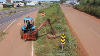 Avenidas, áreas públicas e terrenos particulares têm limpeza intensificada em Araguaína