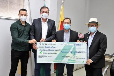 Fundo da Infância e Adolescência recebe doação do Banco da Amazônia