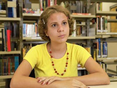 Mulheres que lideram: Jovem relata que a ciência precisa de mais presença feminina