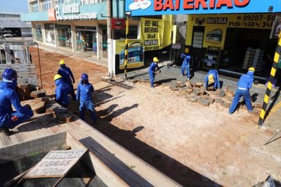 Prefeitura inicia implantação de calçadas com acessibilidade na Av. Cônego João Lima