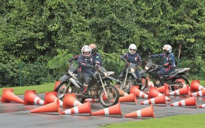 Socorristas realizam Curso de Pilotagem Defensiva para atuarem nas motolâncias de Araguaína