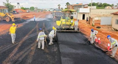 Via Norte começa a receber pavimentação asfáltica