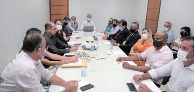 Wagner apresenta secretários e afirma: “Estamos a serviço da população”