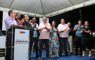 “Ainda entregarei centro de assistência social, quadra poliesportiva e asfalto de qualidade”, disse Wagner em inauguração no Distrito de Novo Horizonte