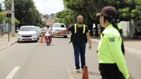 ASTT segue orientando sobre proibições de sentido em ruas com novos semáforos em Araguaína