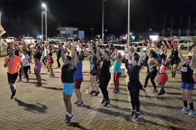 Aulão de ritmos leva saúde e movimenta centenas de pessoas na Via Lago