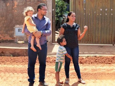 “Com essa nova pavimentação, nossa qualidade de vida vai melhorar”, comemora filho de família pioneira no JK