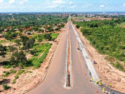 De olho na obra: Calçadas e meios fios são implantados na 2ª etapa da Via Norte