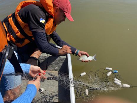 Fiscalização ambiental apreende materiais proibidos de pesca predatória no Garimpinho