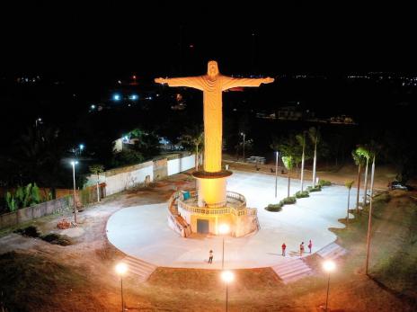 Maio Amarelo inicia programação com mudança da cor do Cristo Redentor em Araguaína
