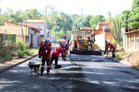Pavimentação de qualidade e drenagem avançam para mais cinco bairros de Araguaína