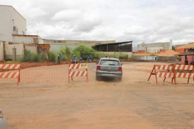 Prefeitura alerta sobre tráfego proibido de veículos na Via Norte