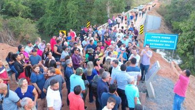 Wagner inaugura ponte de grande porte no Povoado Gurgueia