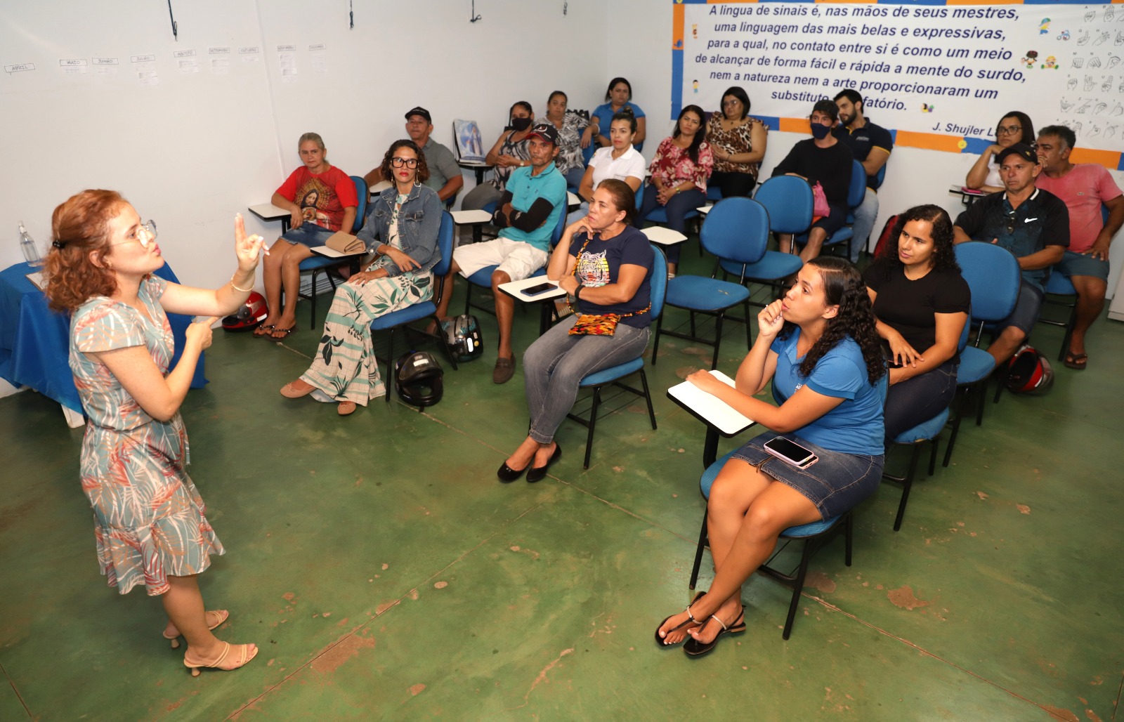 A palestra “O sofrimento do surdo diante da falta de acessibilidade e inclusão” foi o eixo central das discussões. A CIL é a única no Tocantins que oferece suporte gratuito para as pessoas com surdez e cursos aos servidores