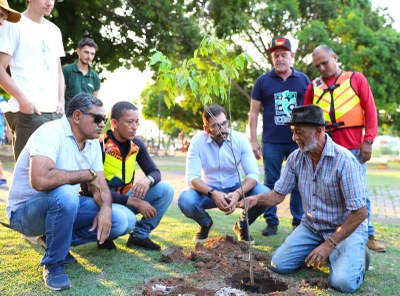 Ações pelo Dia da Árvore marcam início da execução do Plano de Arborização Municipal no Parque Cimba