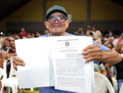 Araguaína recebe o Selo Diamante de Responsabilidade Social durante entrega de 512  títulos para moradores do setor Céu Azul
