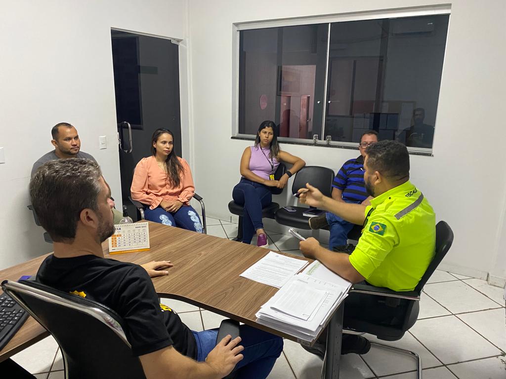 As empresas também foram informadas da necessidade de apresentarem certidões de antecedentes criminais e outros dados cadastrais dos motoristas