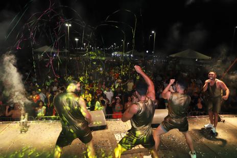 Baile TDB abre programação do carnaval em Araguaína e leva multidão à Via Lago