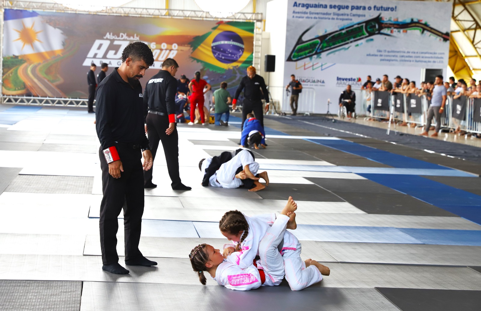 No sábado, todas as lutas foram nas categorias para crianças e jovens de quatro a 17 anos. A entrada para o público é gratuita e o evento também conta com estrutura para alimentação