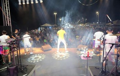 Mais de 15 mil foliões passam pela Via Lago durante as três noites de Carnaval