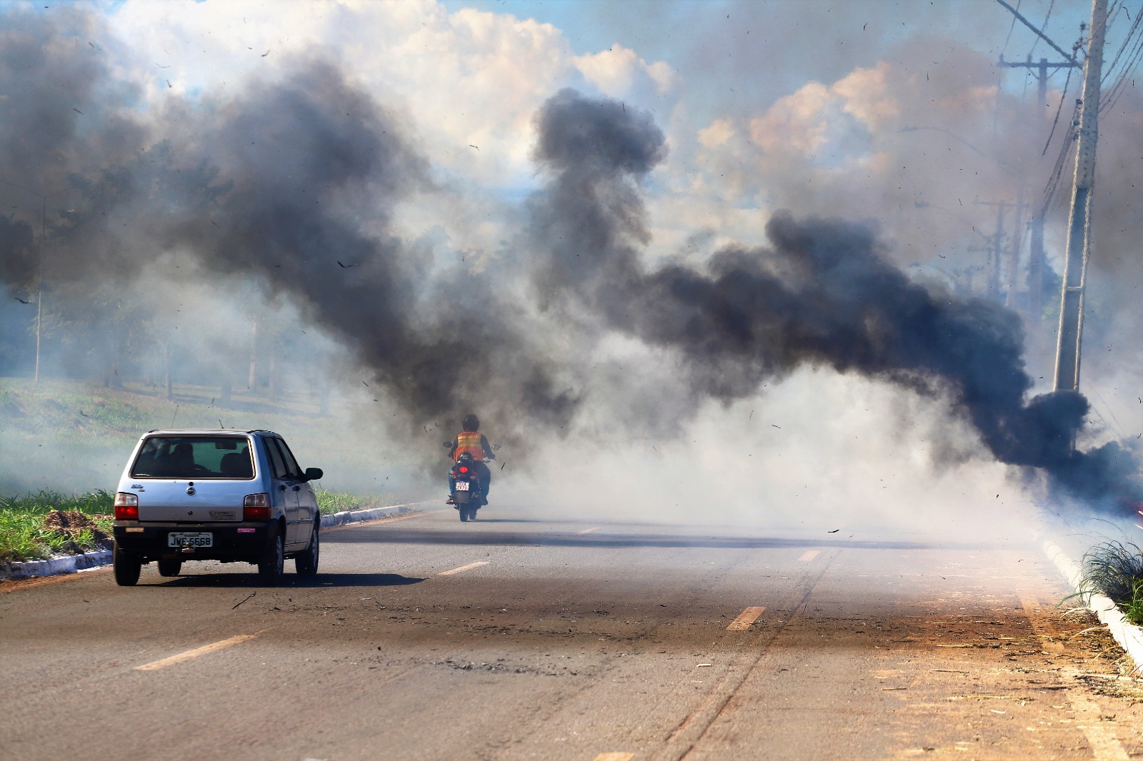 A lei federal de crimes ambientais prevê multa de R$ 5.000 a R$ 50 milhões de acordo com o tipo de queimada