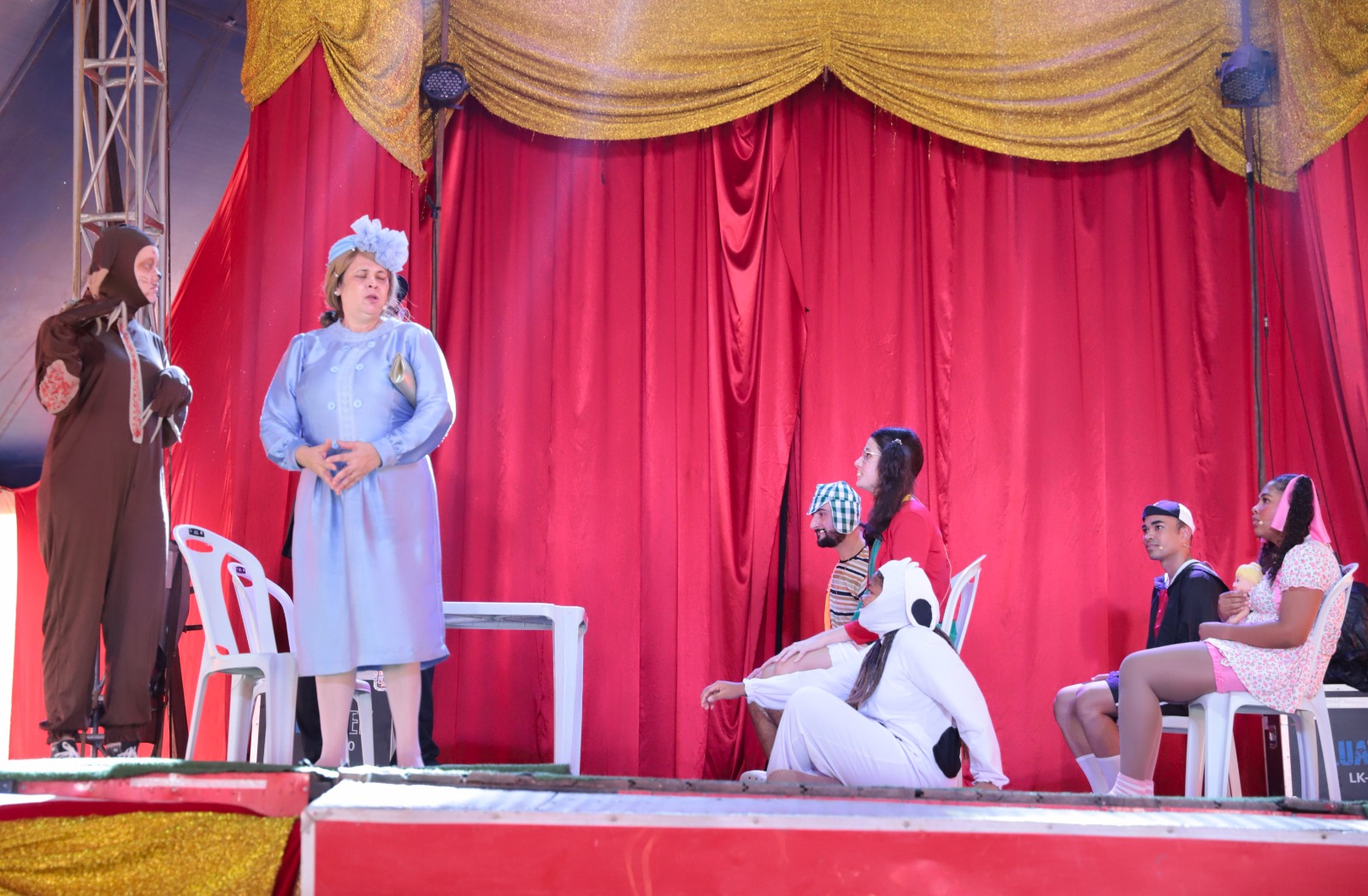 Em qualquer um dos editais, poderão concorrer os agentes culturais residentes no município de Araguaína há, pelo menos, dois anos, seja pessoa física, MEI, pessoa jurídica com fins lucrativos, sem fins lucrativos, além de coletivo ou grupo sem CNPJ