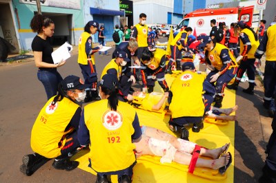 Simulação realística de prédio incendiado e com dezenas de vítimas chama a atenção de araguainenses